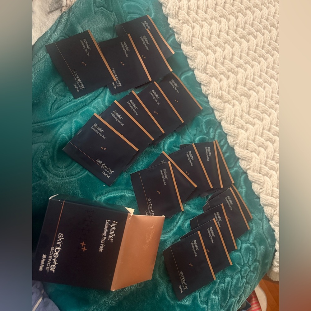 Skin better science 
ALPHARET EXFOLIATING PEEL PADS 19 PACKETS OUT OF 30